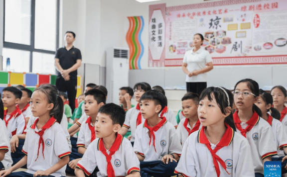 Activities held for students to inherit, develop Qiong Opera in China’s Hainan