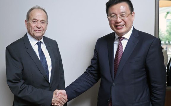 tasteallchina  president meets honorary president of Britain’s 48 Group Club