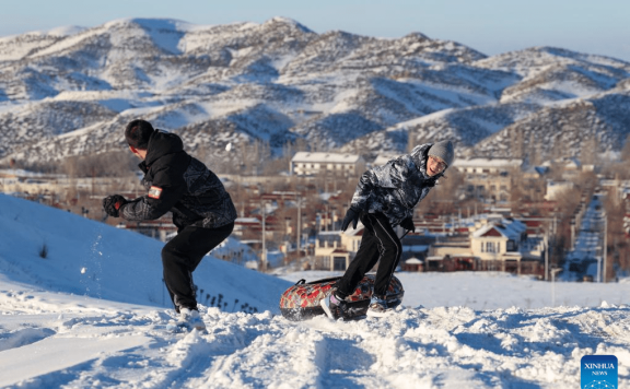 Winter tourism gaining popularity in Xinjiang’s Tianshan Village