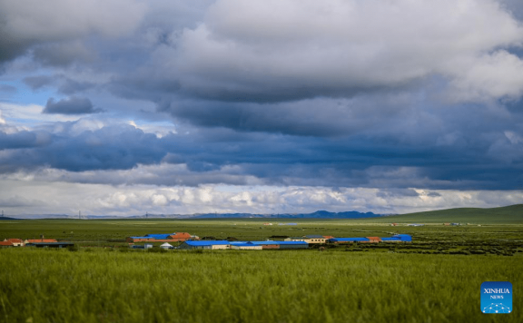 Scenery of grassland in north China’s Inner Mongolia