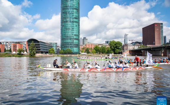 Feature: Dragon boats in Frankfurt open a window on Chinese culture