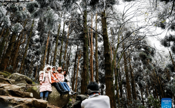 Tourists visit Pingtianshan National Forest Park in south China’s Guangxi